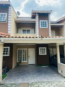 Sobrado com 2 Quartos à venda, 77m² no Cidade Jardim, Jacareí