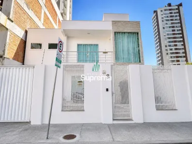 Casa com 3 Quartos à venda, 256m² no Fazenda, Itajaí