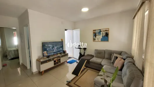 Casa de Condomínio com 2 Quartos à venda, 100m² no Aclimação, Uberlândia