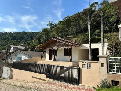 Casa com 3 Quartos à venda, 134m² no Primeiro de Maio, Brusque