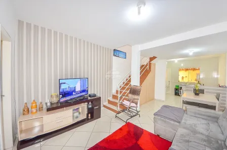 Sobrado com 2 Quartos à venda, 74m² no Sítio Cercado, Curitiba