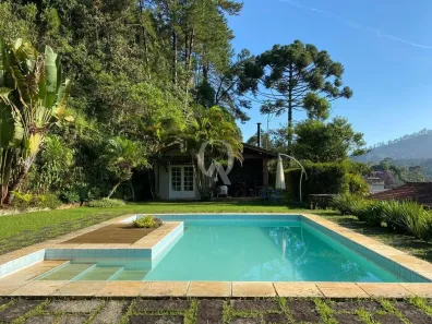 Casa com 5 Quartos à venda, 300m² no Carangola, Petrópolis