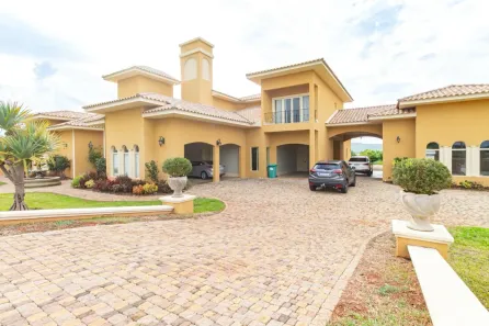 Casa de Condomínio com 4 Quartos à venda, 1100m² no , Hidrolândia