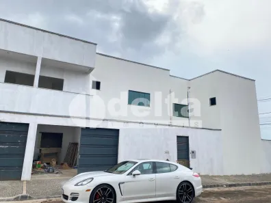 Casa com 3 Quartos à venda, 115m² no Santa Mônica, Uberlândia
