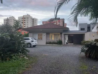 Imóvel Comercial à venda, 200m² no América, Joinville
