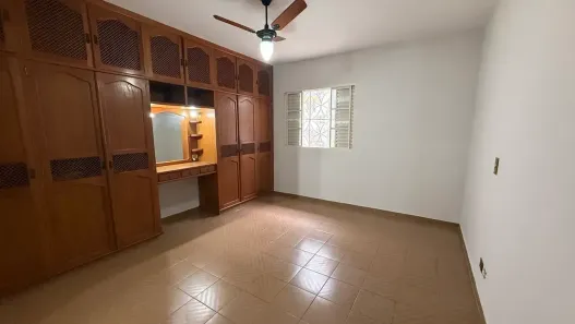 Casa de Condomínio com 5 Quartos para alugar, 200m² no Independência, Taubaté