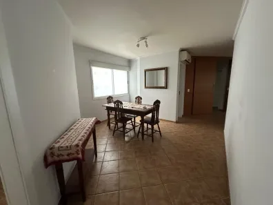 Apartamento com 2 Quartos para alugar, 100m² no Centro, Florianópolis