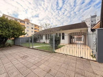 Casa com 3 Quartos para alugar, 182m² no Zona 07, Maringá