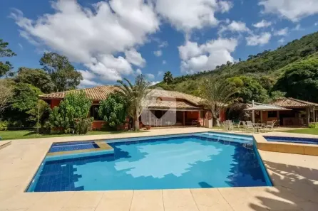 Casa com 8 Quartos à venda, 245m² no Itaipava, Petrópolis