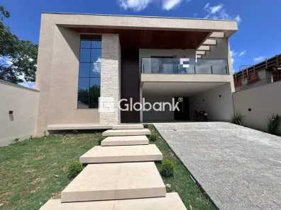Casa de Condomínio com 4 Quartos à venda, 290m² no Parque Pampulha, Montes Claros