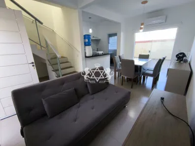 Sobrado com 2 Quartos à venda, 105m² no Balneário Gardem Mar, Caraguatatuba