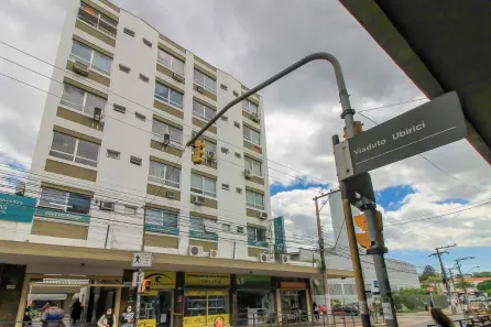 Sala Comercial à venda, 28m² no Passo da Areia, Porto Alegre