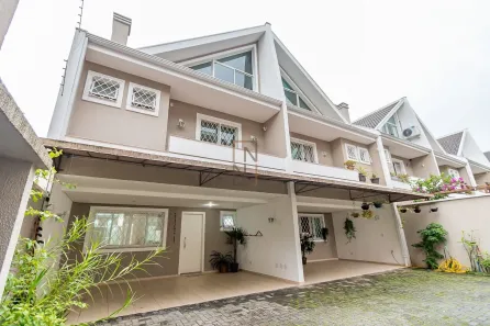 Sobrado com 3 Quartos para alugar, 173m² no Jardim Social, Curitiba