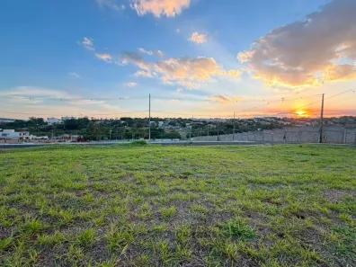 Lote/Terreno à venda, 360m² no Chácaras Aeroporto, Maringá
