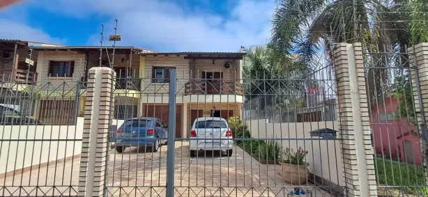 Casa com 3 Quartos à venda, 232m² no Camaquã, Porto Alegre