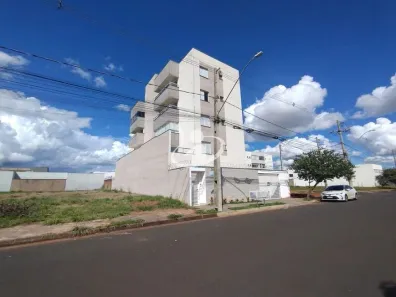 Apartamento com 2 Quartos para alugar, 67m² no Novo Mundo, Uberlândia