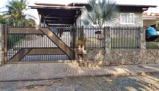 Casa com 3 Quartos à venda, 250m² no Nova Brasília, Joinville