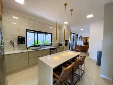 Casa de Condomínio com 4 Quartos à venda, 185m² no Estância dos Ipês, Uberaba