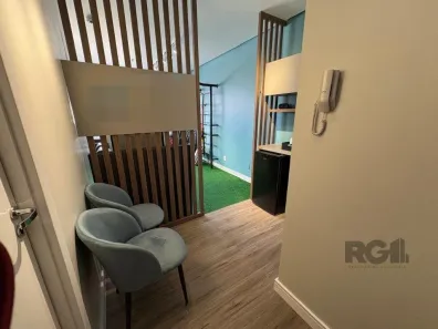 Sala Comercial à venda, 39m² no Três Figueiras, Porto Alegre