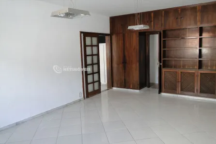 Galpão/Depósito/Armazém à venda, 730m² no Cachoeirinha, Belo Horizonte