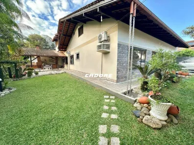 Casa com 6 Quartos à venda, 349m² no Garcia, Blumenau