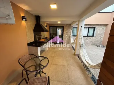 Casa com 2 Quartos à venda, 100m² no Centro, Caraguatatuba