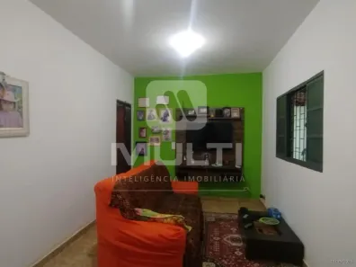 Casa com 3 Quartos à venda, 11m² no São Jorge, Uberlândia