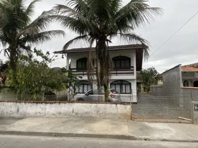 Sobrado com 3 Quartos à venda, 200m² no Glória, Joinville