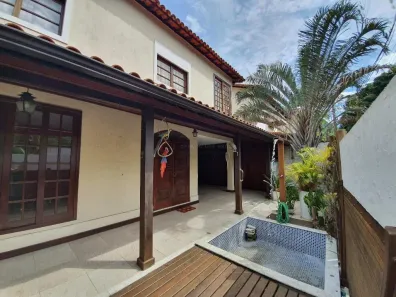 Casa de Condomínio com 4 Quartos à venda, 220m² no São Francisco, Niterói
