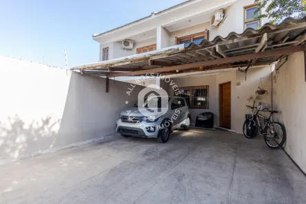 Sobrado com 2 Quartos à venda, 222m² no Niterói, Canoas