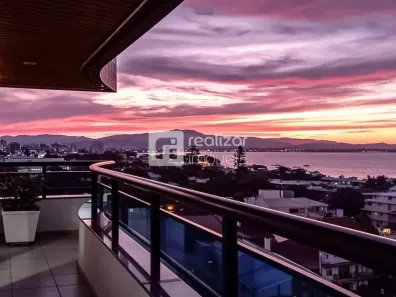 Apartamento com 3 Quartos para alugar, 200m² no Balneário, Florianópolis