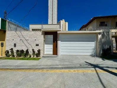 Casa com 4 Quartos à venda, 215m² no Parque Amazônia, Goiânia