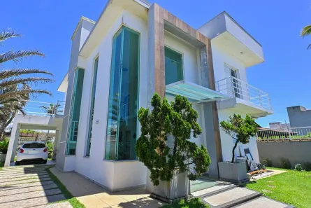 Sobrado com 4 Quartos à venda, 203m² no Estância Balneária Maria Helena Novaes, Peruíbe