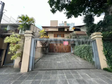 Casa com 4 Quartos à venda, 313m² no Chácara das Pedras, Porto Alegre