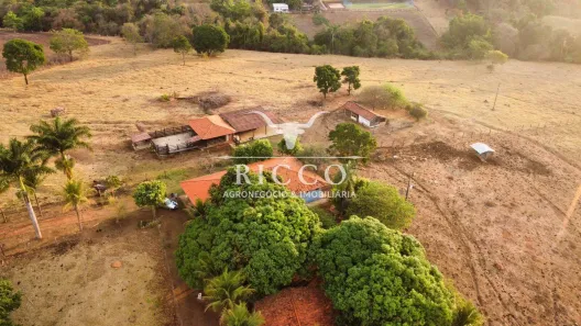 Fazenda/Sítio com 3 Quartos à venda, 4m² no Setor Central, Itauçu