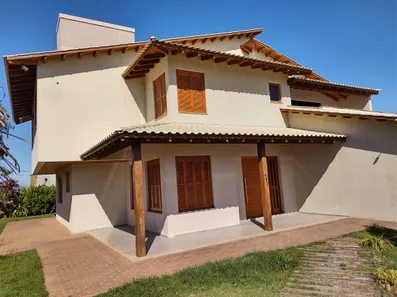 Sobrado com 5 Quartos à venda, 575m² no Dom Antônio Reis, Santa Maria