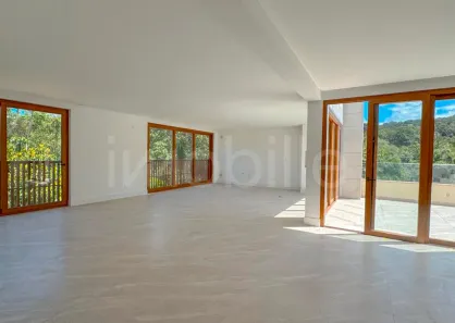 Apartamento com 3 Quartos à venda, 2027m² no Praia do Estaleiro, Balneário Camboriú