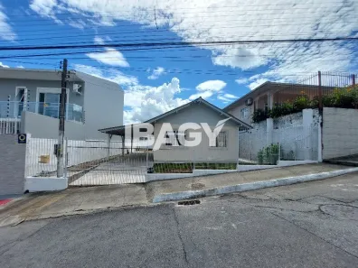Casa com 3 Quartos para alugar, 67m² no Forquilhinha, São José