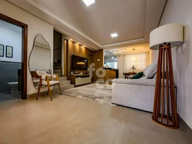 Sobrado com 3 Quartos à venda, 154m² no Grand Ville, Uberlândia
