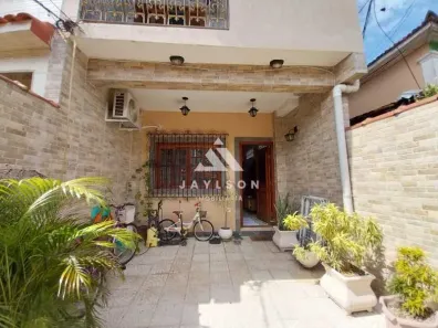 Casa com 2 Quartos à venda, 131m² no Ramos, Rio de Janeiro