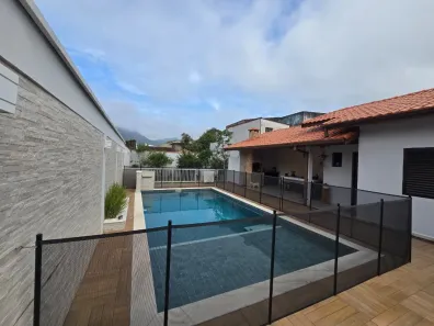 Casa com 3 Quartos para alugar, 170m² no Centro, Peruíbe