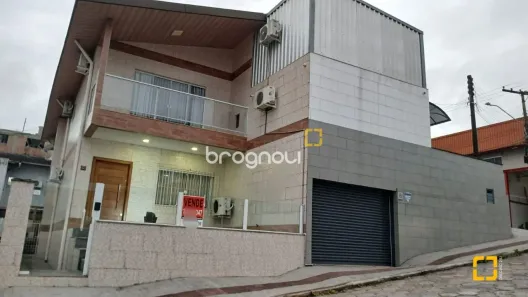 Casa com 3 Quartos à venda, 271m² no Serraria, São José