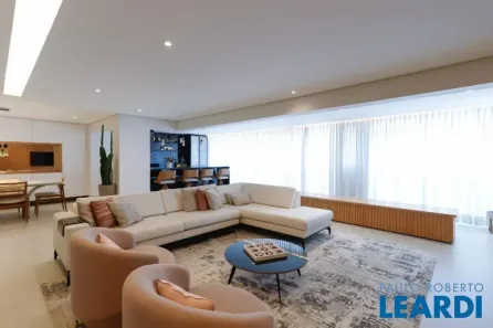 Apartamento com 3 Quartos à venda, 241m² no Água Branca, São Paulo