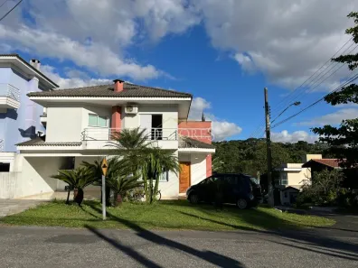 Casa de Condomínio com 3 Quartos à venda, 400m² no Parque Residencial Itapeti, Mogi das Cruzes