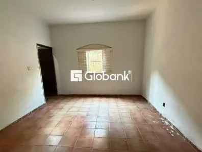 Casa com 6 Quartos à venda, 200m² no Morrinhos, Montes Claros