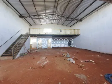 Imóvel Comercial com 1 Quarto à venda, 218m² no Loteamento Luizote de Freitas IV, Uberlândia