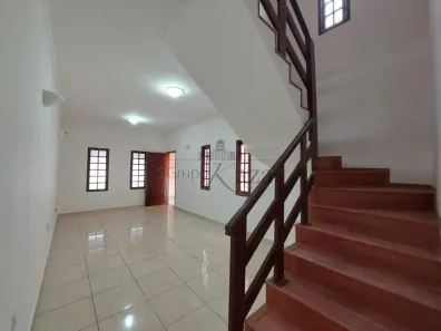 Sobrado com 3 Quartos para venda ou aluguel, 115m² no Vila Tatetuba, São José dos Campos