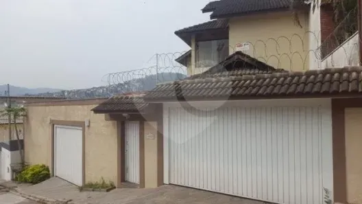 Sobrado com 5 Quartos à venda, 250m² no Jardim Virginia Bianca, São Paulo