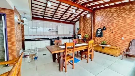 Sobrado com 3 Quartos à venda, 200m² no Parque Amazônia, Goiânia