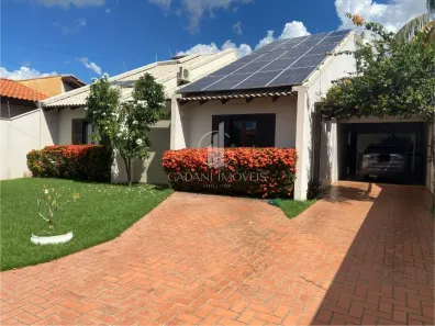 Casa com 4 Quartos à venda, 167m² no Setor Comercial, Sinop